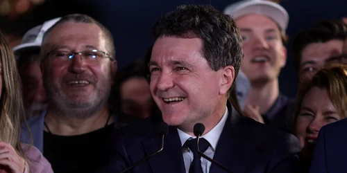 Conferința susținută la închiderea urnelor și comunicarea primelor rezultate exit-poll de către candidatul independent Nicușor Dan, în București. FOTO Inquam Photos / Octav Ganea