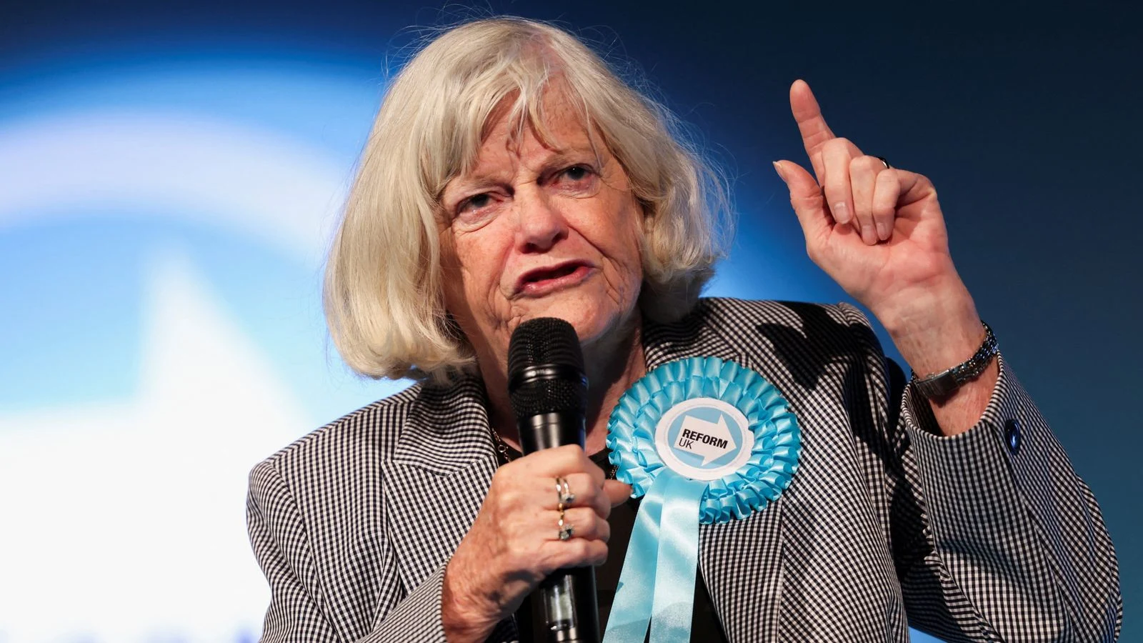 Moarte suspectă a fostului ministru britanic Ann Widdecombe. Poliția caută „un bărbat alb”