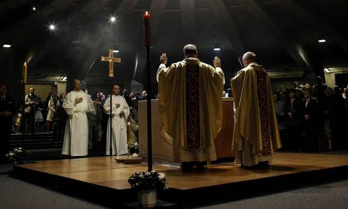 Cardinalii electori se reunesc astăzi pentru a alege următorul suveran pontif. FOTO Reuters