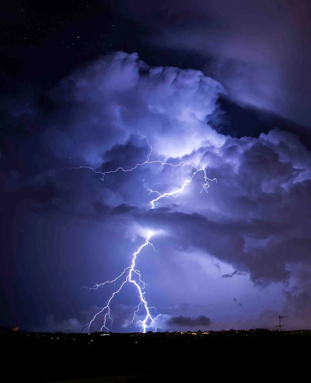 Cerul părea că stă să se prăvălească pentru întreaga Sardinie