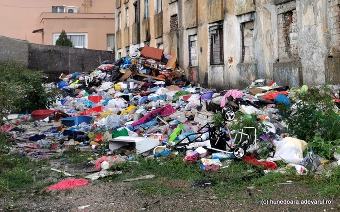 blocul fantona din hunedoara foto daniel guta adevarul