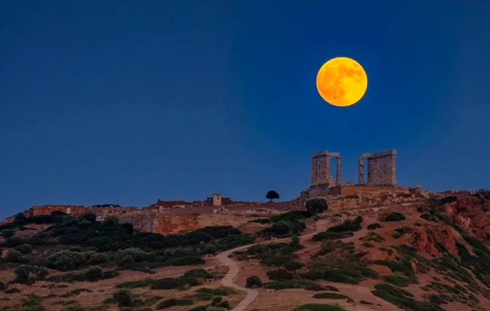 Luna plină din august, o tradiție de secole în Grecia. Foto: wikimedia/George Spanoudakis