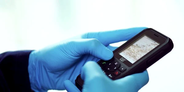Telefon rezistent CAT B40