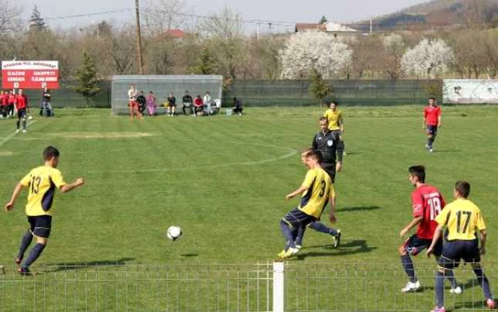 Sponsori puternici şi un buget de peste 200.000 euro pentru FC Aninoasa în cazul unei promovări în Liga a 3-a