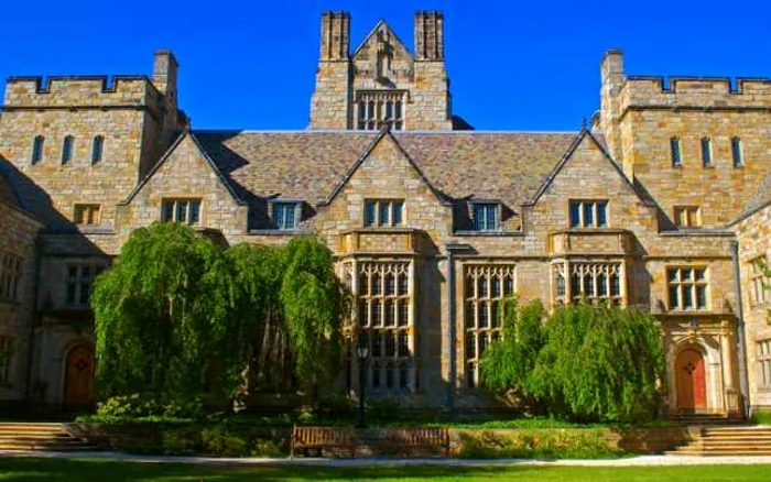 Universitatea Yale este acuzată de discriminare la admitere în defavoarea albilor şi asiaticilor