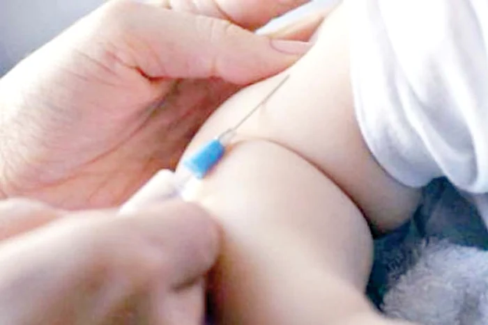 
    Elevele au fost vaccinate de femeia de serviciu a liceului  