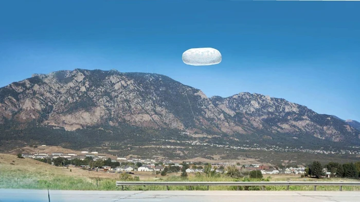  Cinci militari americani au observat un obiect neobișnuit deasupra muntelui Cheyenne/FOTO:X
