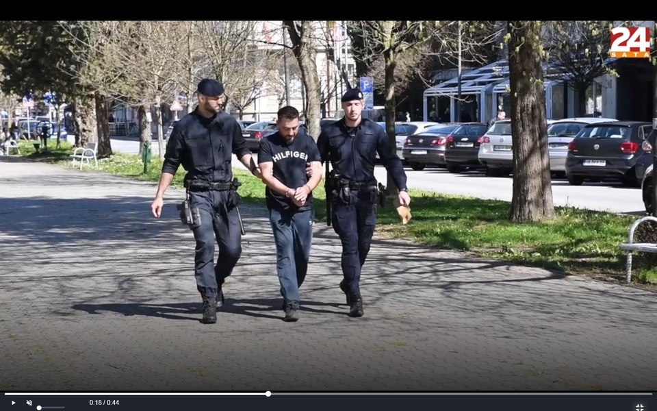Un șofer român de TIR a intrat cu viteză într-o coloană de 15 maşini. 19 persoane au fost rănite. „Am găsit o scenă groaznică“ VIDEO
