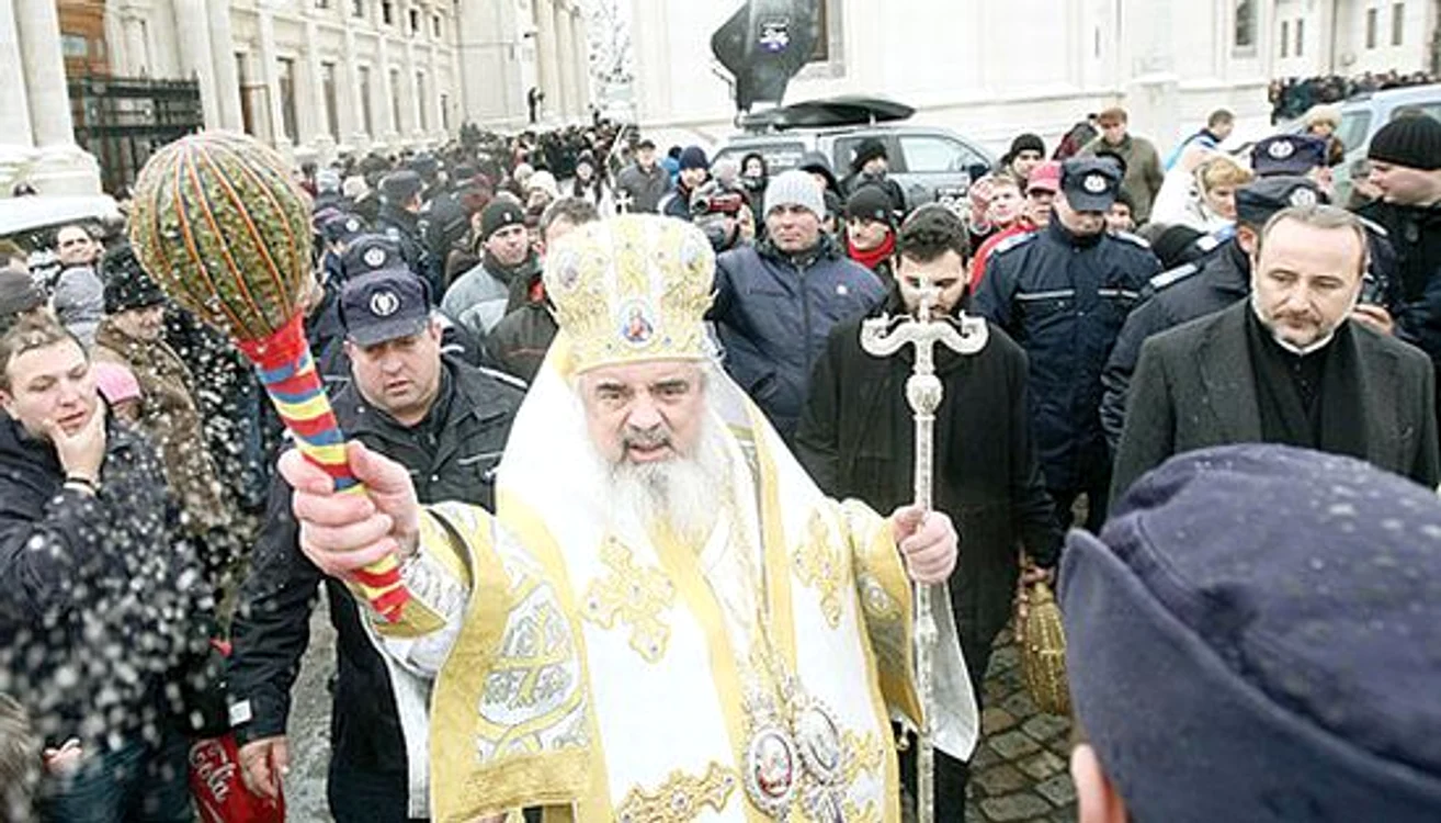 
    Patriarhul Daniel a mers la Biserca Delea Vechefoto: captură Antena Stars  