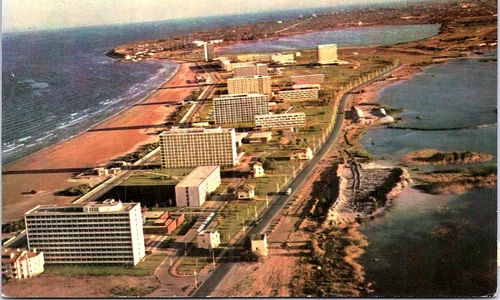 Carte poștală din anii 60 înfățișând hotelurile Flora, Doina, Meridian, Aurora, Perla din Mamaia, văzute de sus (© Direcția Patrimoniu Digital - cIMeC)
