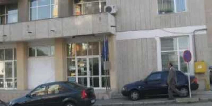 Piteşti: UPDATE: Preşedintele Consiliului Judeţean Argeş a ieşit din sediul DNA