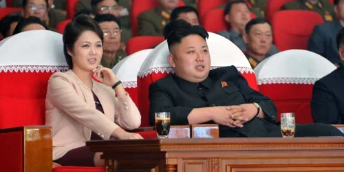 Kim Jong-un si sotia sa la un concert in martie 2014 FOTO EPA
