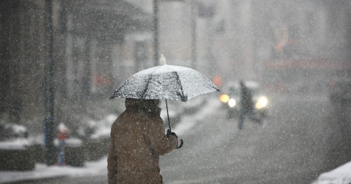 Iarna se întoarce în forță: vin ninsorile și frigul. Când scăpăm de valul de aer polar, unde va ploua abundent Iarna se întoarce în forță: vin ninsorile și frigul. Când scăpăm de valul de aer polar, unde va ploua abundent