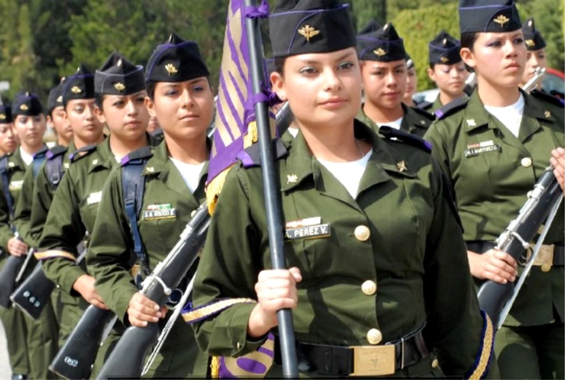 Cele mai frumoase femei soldat din lume - Mexic se mândreşte cu curajul şi frumuseţea femeilor înrolate în armată
