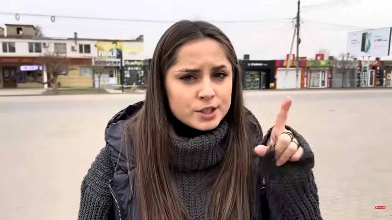 Vloggerița Corina în Găgăuzia. FOTO: Captură video