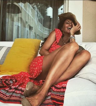 Mihaela Radulescu picioare sexy jpeg