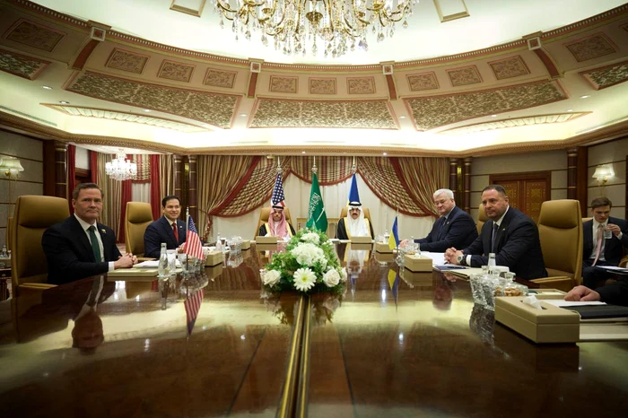 Delegațiile SUA și Ucraineni șa Jeddah. FOTO:X/@front_ukrainian