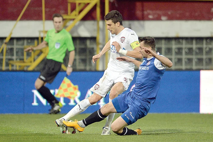 
    Foamea din fotbalul românesc e resimţită greu şi de cluburile din eşalonul secund   