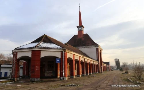 gara hunedoarei si calea ferata hunedoara simeria foto daniel guta adevarul