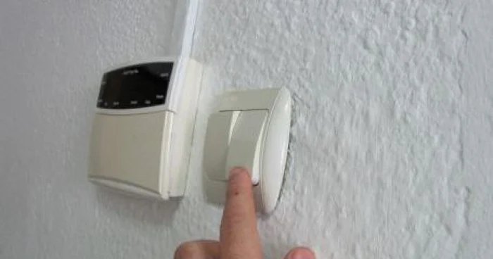 Energia electrică va fi restricţionată în intervalul 08.00-20.00