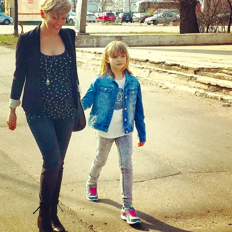 Dana Nălbaru şi soţul ei, Dragoş Bucur, au împreună o fetiţă pe nume Sofia, iar în vară vor deveni părinţi pentru a doua oară