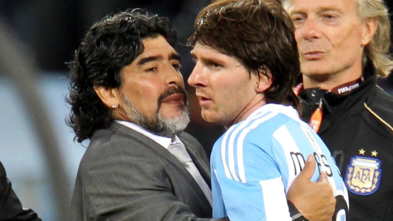 Maradona şi Messi au colaborat la echipa naţională, la Mondialul din 2010, turneu în care primul a fost selecţioner al Argentinei