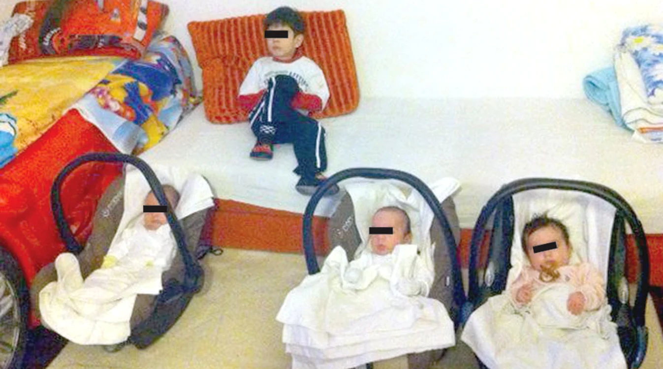 Zsolt jr. îi veghează pe tripleţii Kim, Karoly şi Kevin