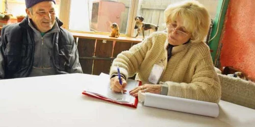Cei mai harnici recenzori sunt în comuna Rus (foto arhivă)