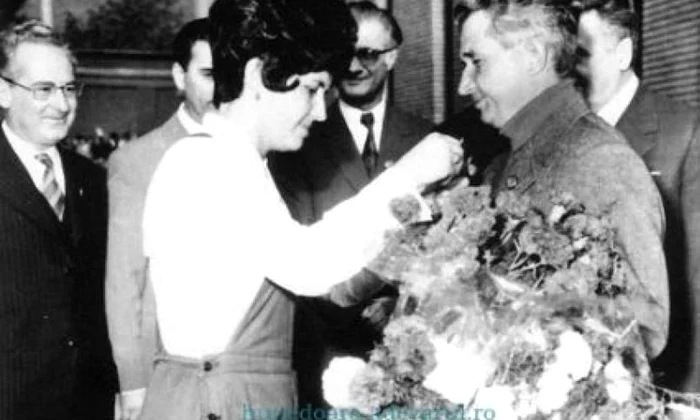 Adevărul: Imagini inedite cu Nicolae Ceauşescu, salvate dintr o clădire părăsită a combinatului din Hunedoara jpeg