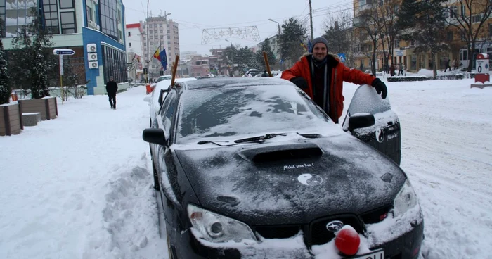 Proprietarul lângă Rudolf Impreza