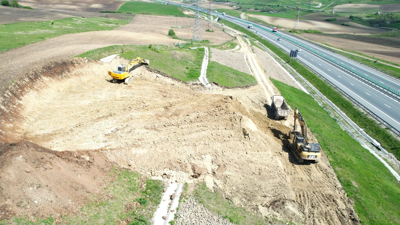 Așunecarea de teren de la km 56 FOTO ziarulunirea.ro