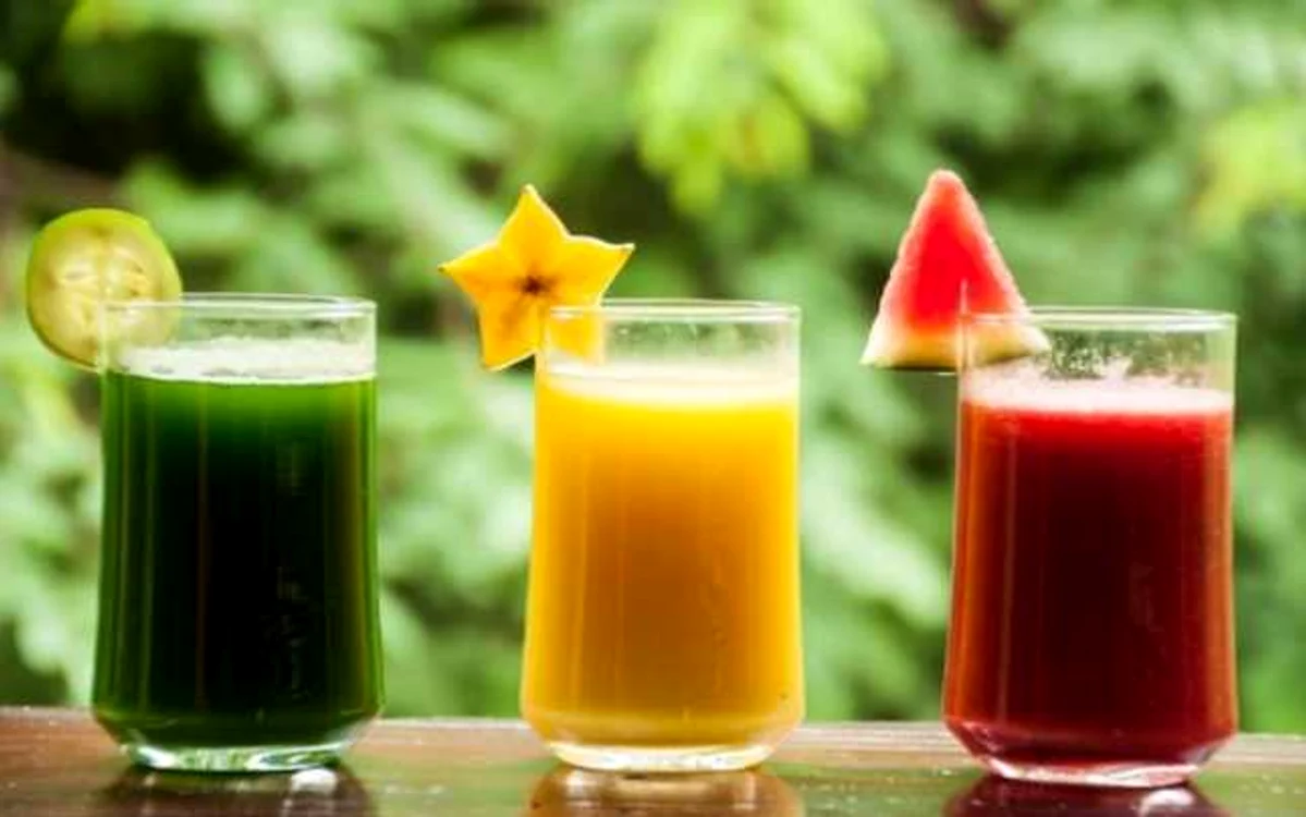 Sucuri detoxifiante au la bază o legumă sau fruct cu proprietăţi digestive la care se adaugă alte fructe şi legume, pentru gust - foto: ele.ro
