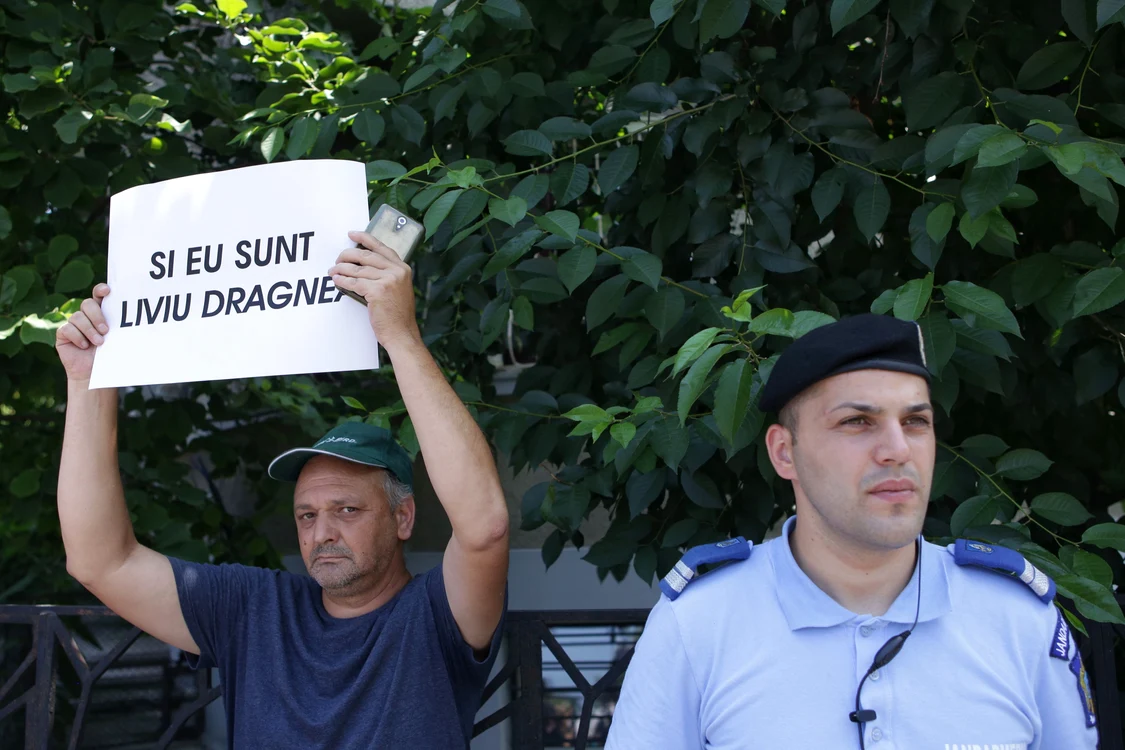 
    Protestatarii îl consideră pe Liviu Dragnea deținut politicfoto: Inquam Photos  