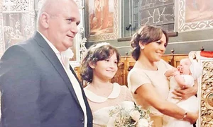 Carmen, alături de Emil  și de Ana, fata lor jpeg