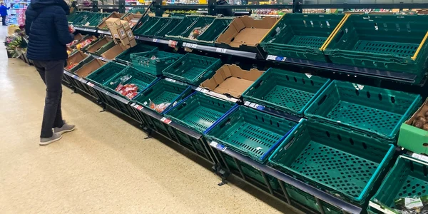  Rafturi goale în UK - legume și fructe raționalizate în supermarketurile din Marea Britanie FOTO Profimedia 