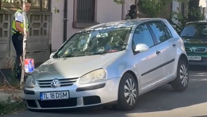 O mașină a ajuns într-o groapă. Captură video FB Cugert Liber Constanța