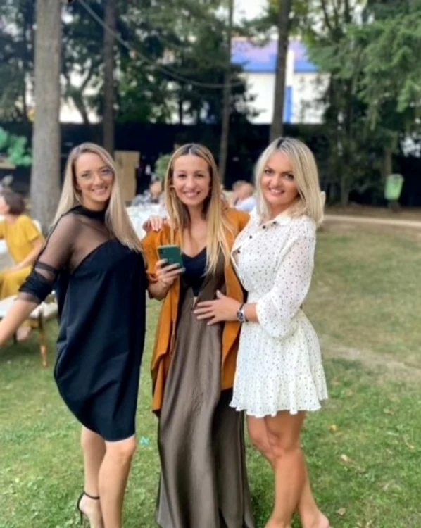 Flavia Mihășan și prietenele eifoto: Instagram