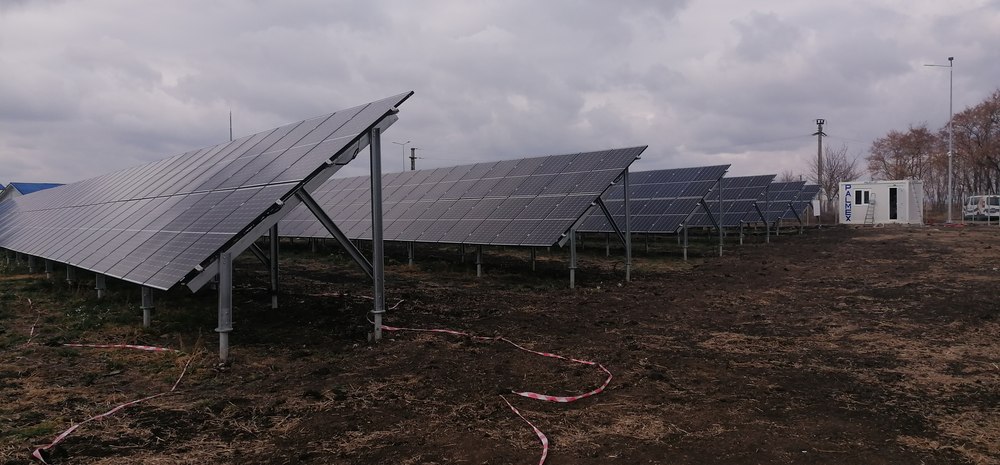 Parc fotovoltaic Săveni pentru energie verde și modernizare urbană | sursa foto: Adevarul