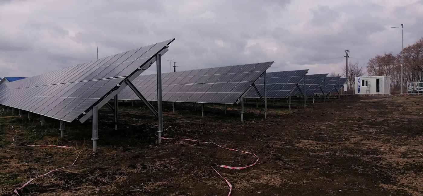 Parc fotovoltaic la Săveni FOTO Cosmin Zamfirache