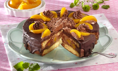 tort ciocolata piersici jpeg
