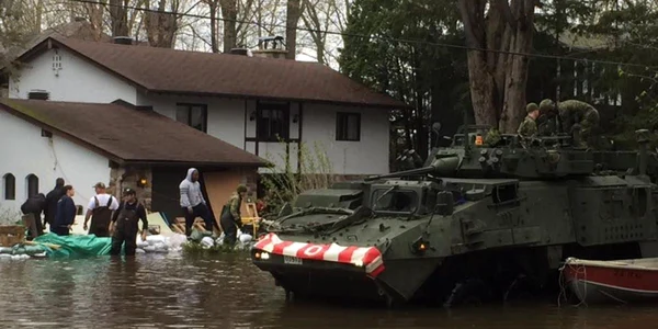 Inundatii Canada - armata intervine pentru ajutorarea sinistratilor în Montreal FOTO thesuburban.com