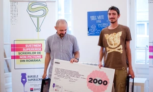 Cîștigătorii Superscrieri primesc burse pentru a radiografia sistemul de învățămînt jpeg