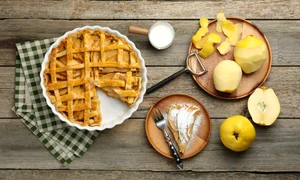 Tarta de gutui  Sursa foto shutterstock 2426713593 jpg