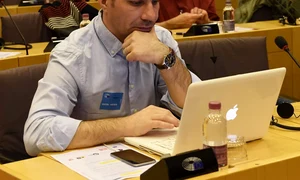 „Niciodată n am fost în stare să rămîn cînd mi s a impus ceva“ – interviu cu jurnalistul Cătălin PRISACARIU jpeg