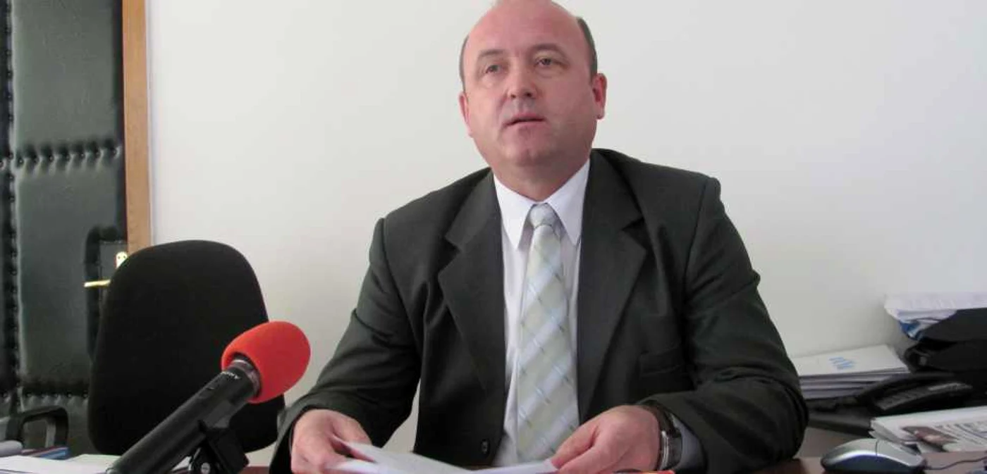Singurul căruia i-au crescut veniturile este prefectul Alexandru Vegh. Foto: O.M.