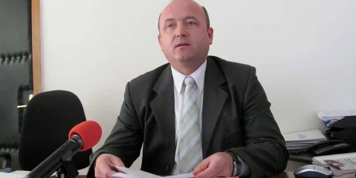 Singurul căruia i-au crescut veniturile este prefectul Alexandru Vegh. Foto: O.M.