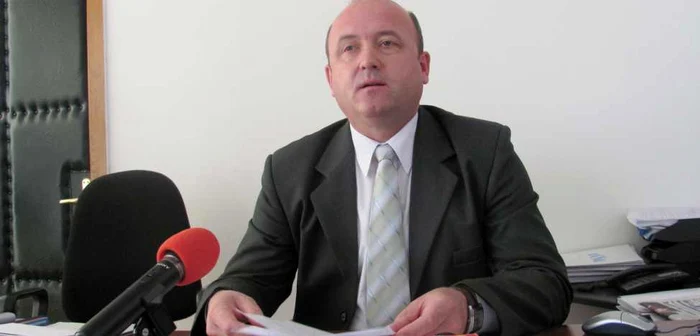 Singurul căruia i-au crescut veniturile este prefectul Alexandru Vegh. Foto: O.M.