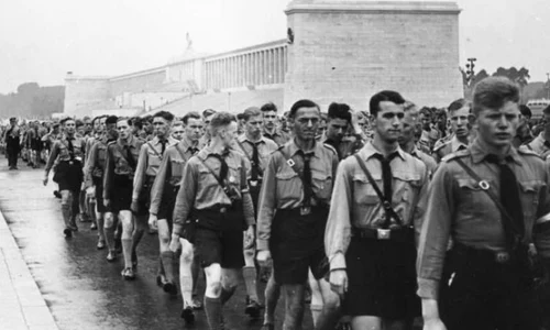 Copiii Führerului: Tineretul Hitlerist jpeg