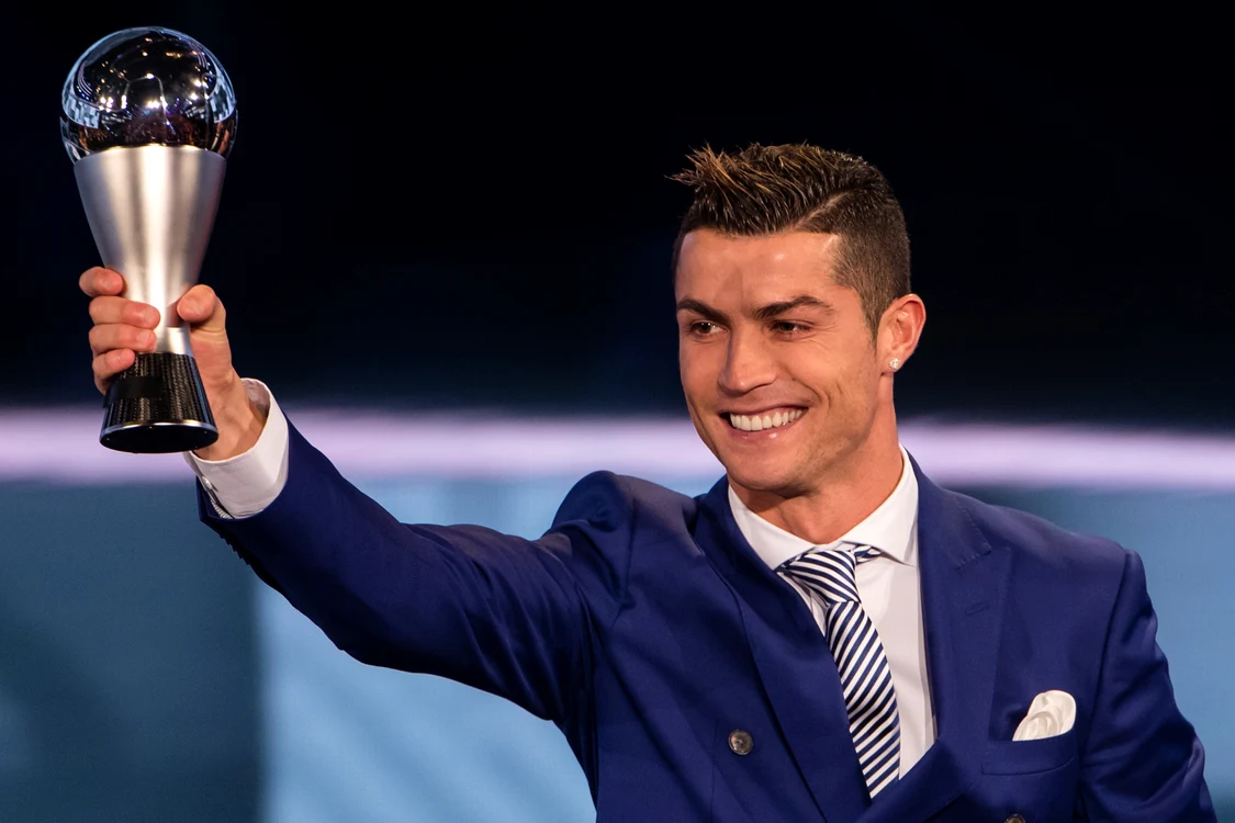
    Kathryn Mayorga (34 de ani) l-a dat în judecată pe Ronaldo şi spune că sportivul a violat-o în 2009. După acuzaţiile ei, alte trei femei care s-au întâlnit cu starul lui Juventus spun că au fost abuzate de acestaFoto Getty Images  