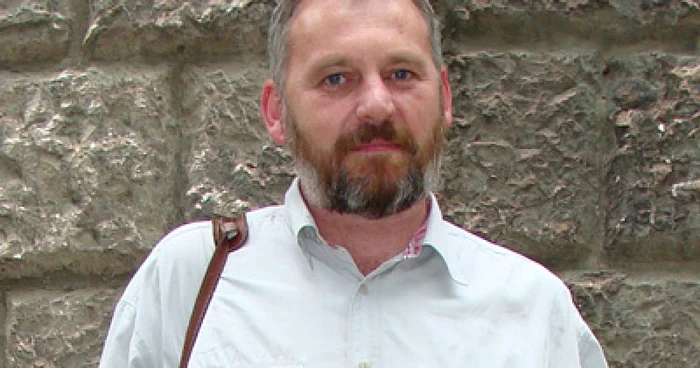 Arad: PORTRET / Peter Hugel ţine istoria în muzeu
